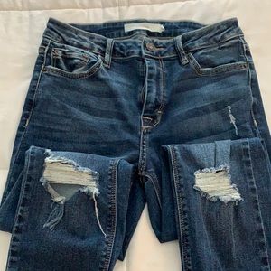 Hidden Distressed Skinny Jeans Size 27